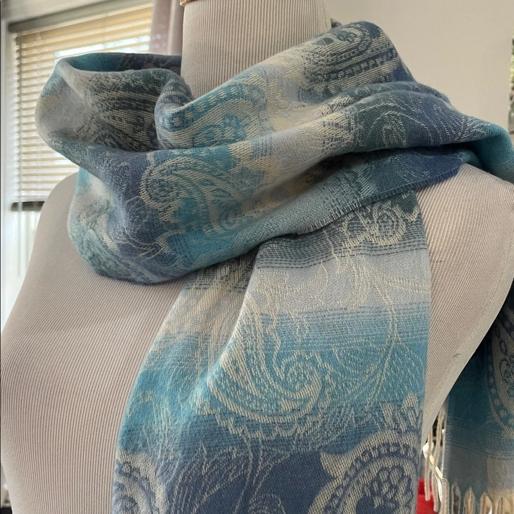 V. FRAAS CASHMINK ACRYLIC PAISLEY WOVEN FRINGED SCARF BLUE WHITE NEW WITH TAGS